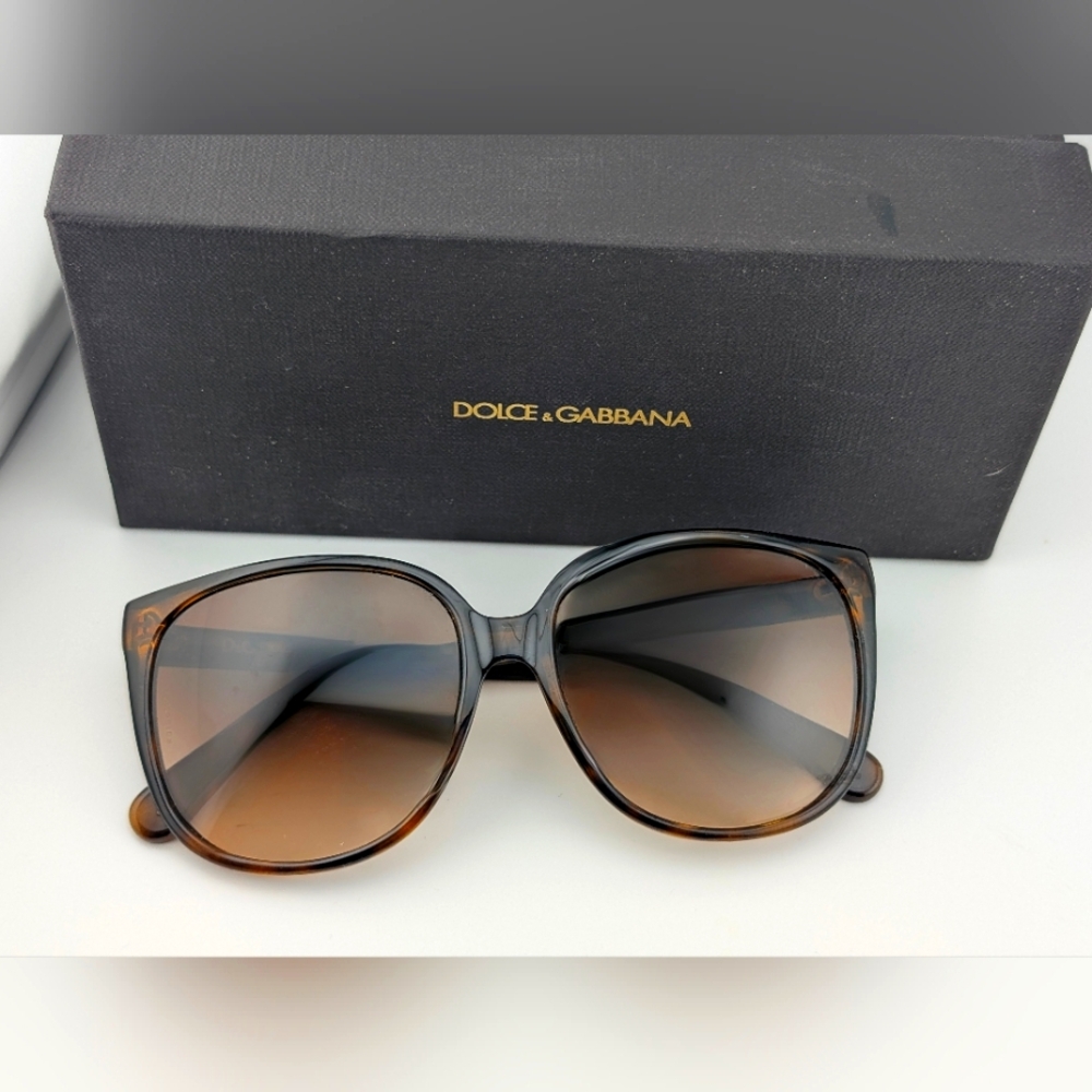 AUTHENTIC Dolce and Gabanna Oversized Sunglasses D&G8080 502/13 58 16 145 3N